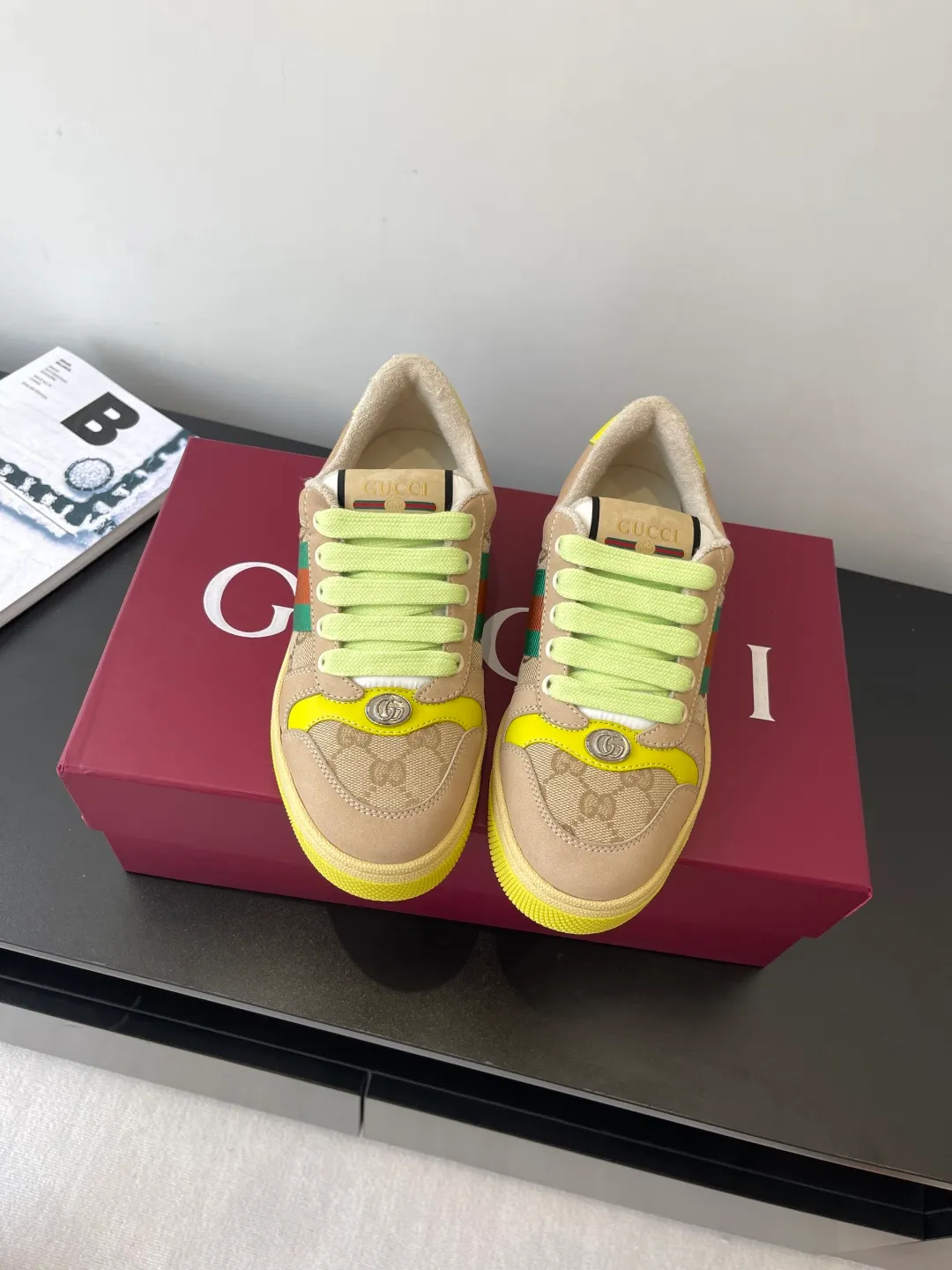 👟👟Ex-factory price 600👟👟 Gucci newly upgraded small dirty shoes for couples GG series old casual small dirty shoes catwalk style original development and purchase level version Metal double G crystal cylindrical logo Gucci original pattern ribbon Exclusive color rubbed cowhide fabric original terry cloth is delicate, soft and more comfortable and breathable Private molded two-color original TPU outsole (lower layer is wider, upper layer is narrower) Code number: 35-44